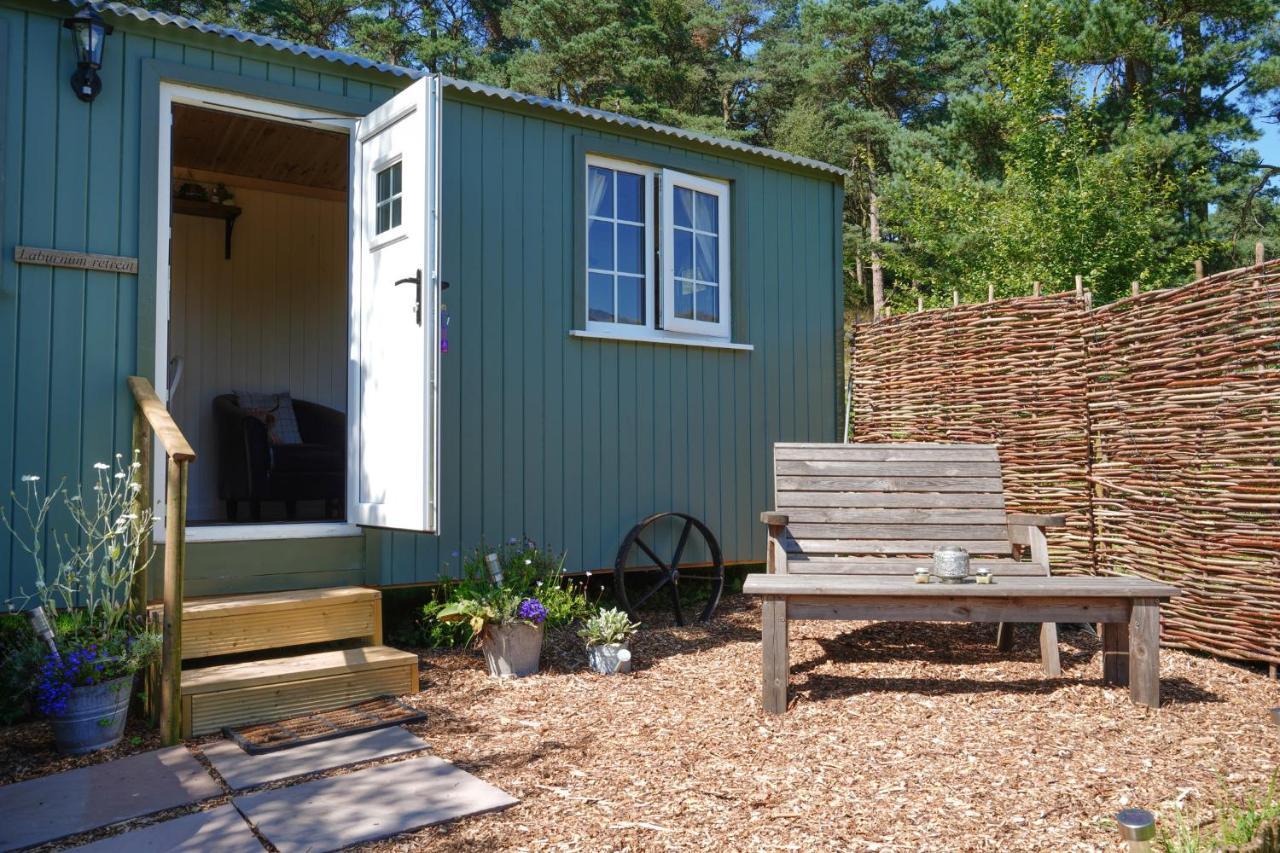 The Laburnum Retreat Shepherd Hut Private Hot Tub Upper Hulme Exterior photo